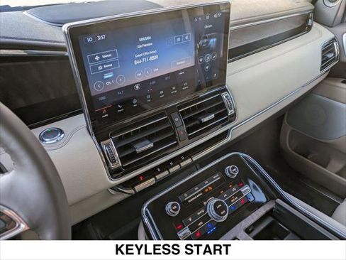 Used 2024 Lincoln Navigator Reserve image 18