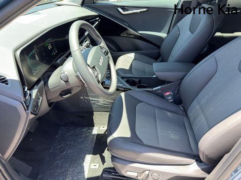 New 2026 Kia Niro EX FWD image 9