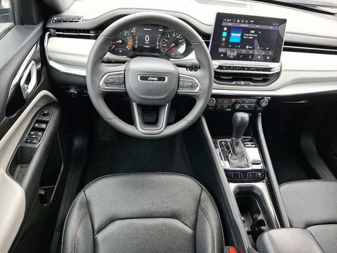 Used 2024 Jeep Compass Limited AWD/4WD image 12