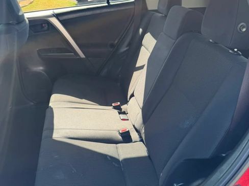 Used 2017 Toyota RAV4 LE FWD image 10