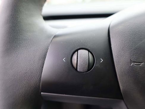 Used 2023 Tesla Model 3 Standard Range image 45