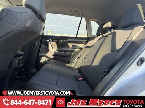 Used 2025 Toyota RAV4 LE image 27