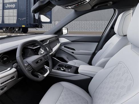 New 2026 Jeep Cherokee Overland image 22