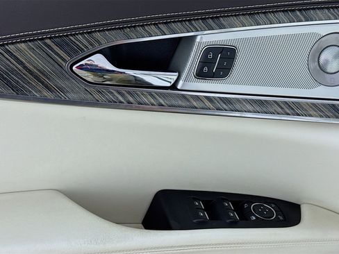 Used 2019 Lincoln Nautilus Black Label image 22