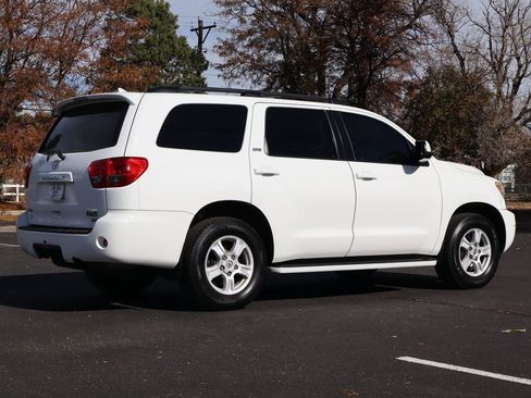Used 2010 Toyota Sequoia SR5 image 5