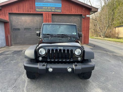 Used 2015 Jeep Wrangler Unlimited Rubicon w/ Connectivity Group image 2