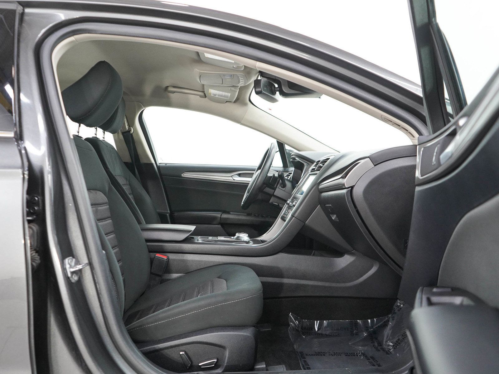 Used 2020 Ford Fusion SE AWD/4WD image 11
