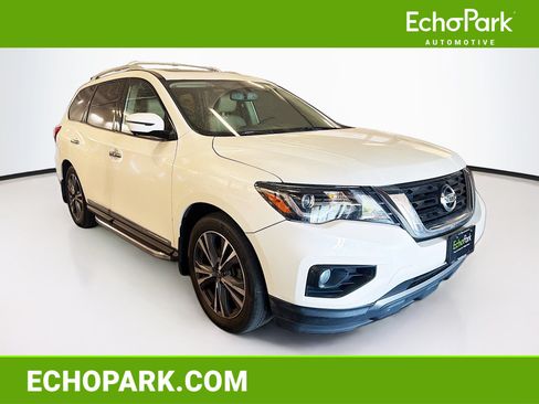Used 2017 Nissan Pathfinder Platinum w/ Family Entertainment Package AWD/4WD image 1