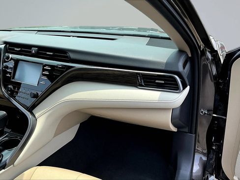 Used 2019 Toyota Camry LE FWD image 25