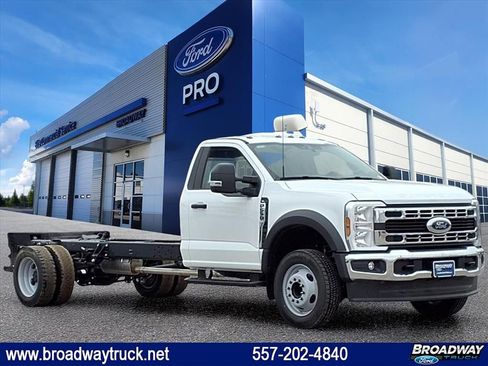 New 2026 Ford F550 2WD Regular Cab Super Duty image 1