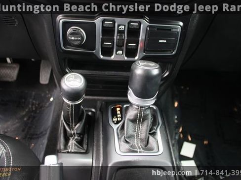 Used 2022 Jeep Wrangler Unlimited Sahara image 16