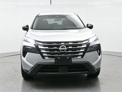 Used 2024 Nissan Rogue S image 2