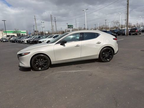 New 2026 MAZDA MAZDA3 Hatchback w/Premium Plus Pkg image 13