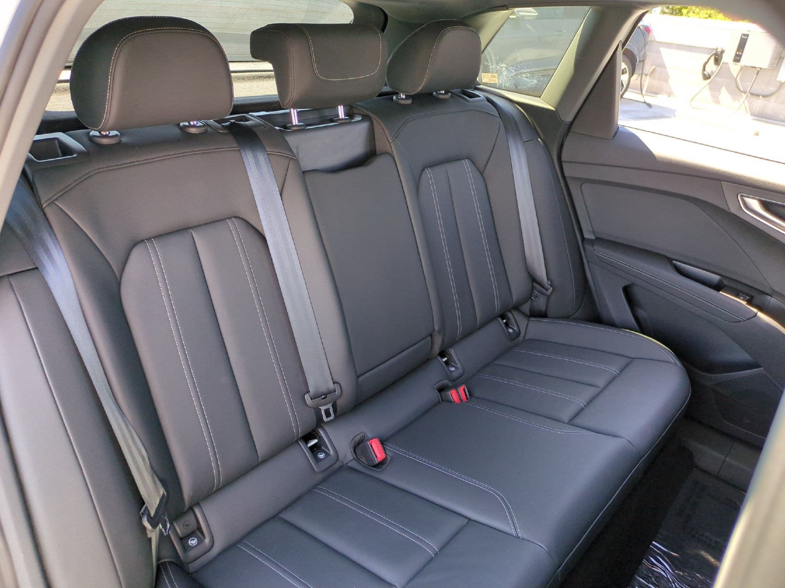 Used 2024 Audi Q4 e-tron Premium AWD/4WD image 27