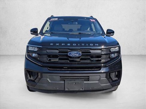 Certified 2025 Ford Expedition Active AWD/4WD image 2