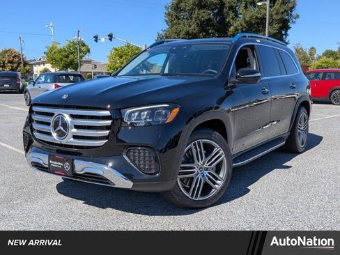 Used 2026 Mercedes-Benz GLS 450 4MATIC image 1