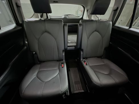 Used 2025 Toyota Grand Highlander AWD Hybrid image 33