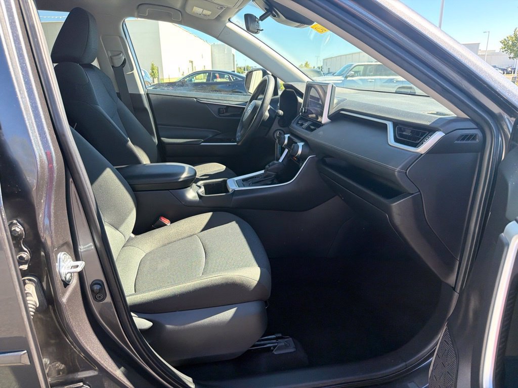 Used 2024 Toyota RAV4 LE FWD image 30
