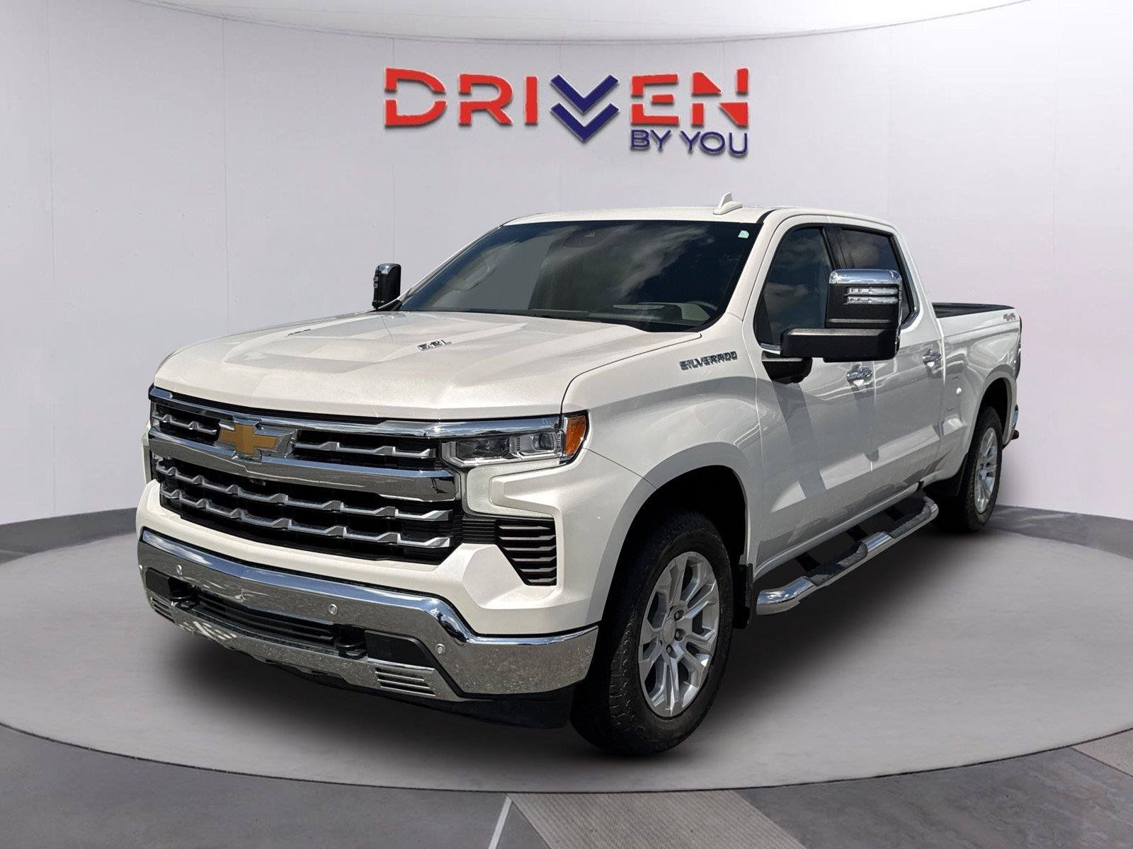 Used 2023 Chevrolet Silverado 1500 LTZ w/ Technology Package AWD/4WD image 8