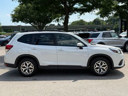 Certified 2024 Subaru Forester Premium AWD/4WD image 11