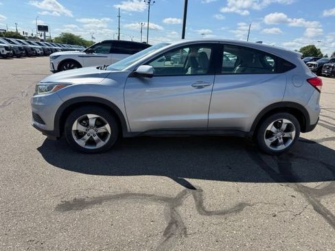 Used 2019 Honda HR-V LX image 7