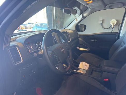 Used 2022 Nissan Frontier SV w/ Technology Package image 16