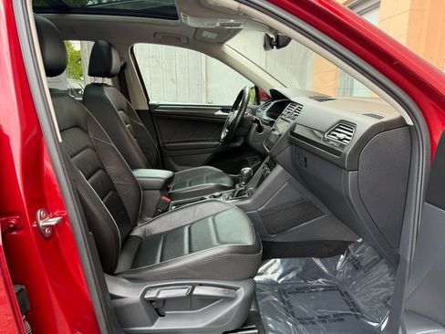 Used 2018 Volkswagen Tiguan SEL Premium image 21