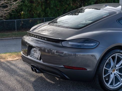 Certified 2024 Porsche 718 Cayman Base w/ Premium Package image 13