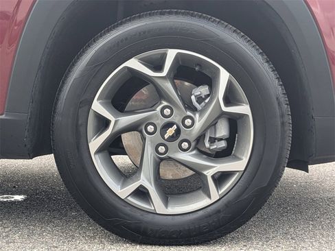 Certified 2025 Chevrolet Trax LT image 12