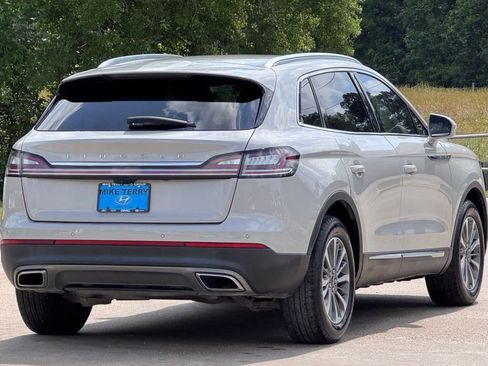 Used 2022 Lincoln Nautilus FWD w/ Premium Package image 15