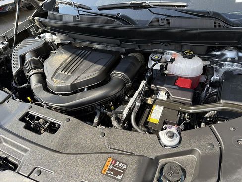 Used 2025 Chevrolet Traverse LT AWD/4WD image 29