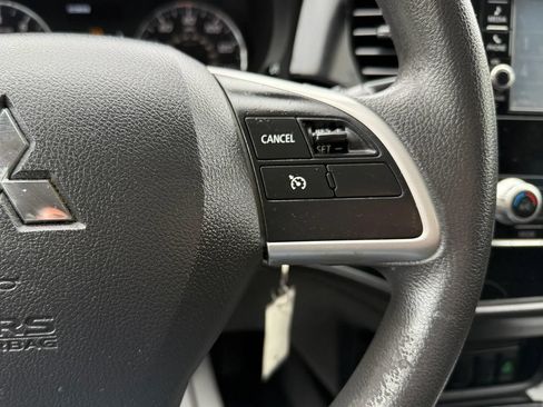 Used 2020 Mitsubishi Outlander ES AWD/4WD image 14