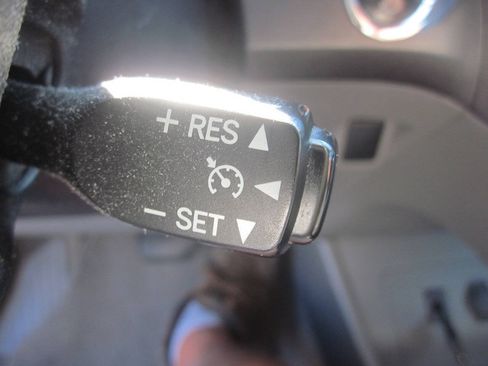 Used 2010 Toyota Prius Three FWD image 27