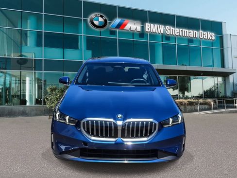 Used 2026 BMW 530i RWD image 2
