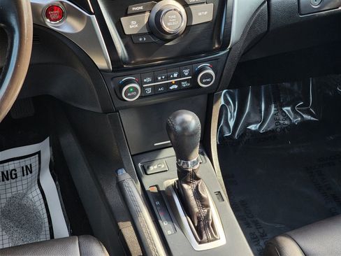 Used 2017 Acura ILX FWD image 14
