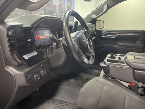 Used 2025 Chevrolet Silverado 1500 RST image 9