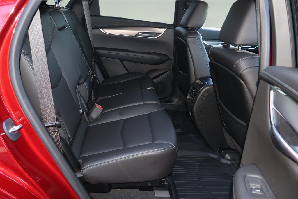 Used 2023 Cadillac XT5 Luxury FWD image 16