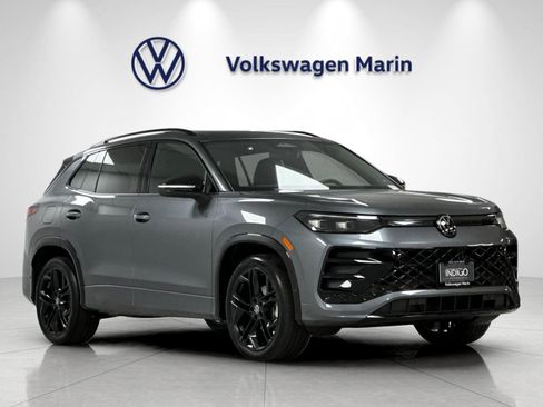 New 2026 Volkswagen Tiguan SE R-Line FWD image 7