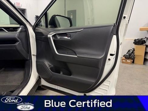 Used 2022 Toyota RAV4 XSE AWD/4WD image 28