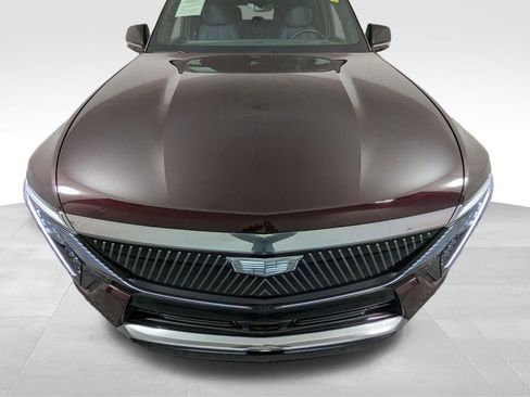 Used 2025 Cadillac Escalade IQ Luxury 2 w/ LPO, Premium Carpet Package image 40