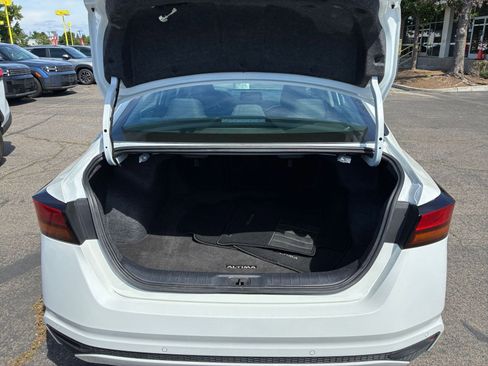 Used 2025 Nissan Altima 2.5 SV image 31