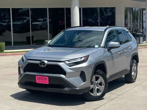 Used 2024 Toyota RAV4 XLE FWD image 10
