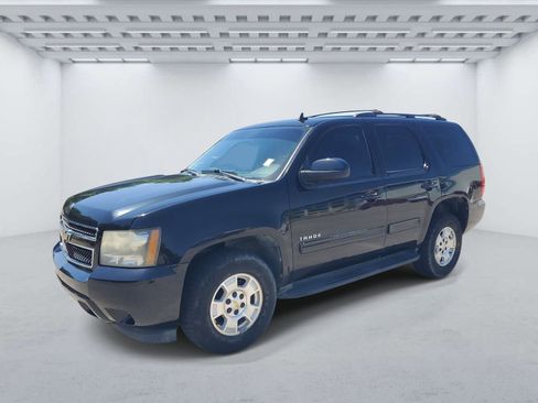 Used 2011 Chevrolet Tahoe LS RWD image 2