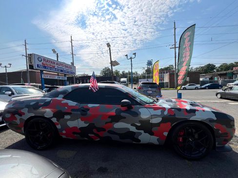 Used 2017 Dodge Challenger SRT Hellcat image 6