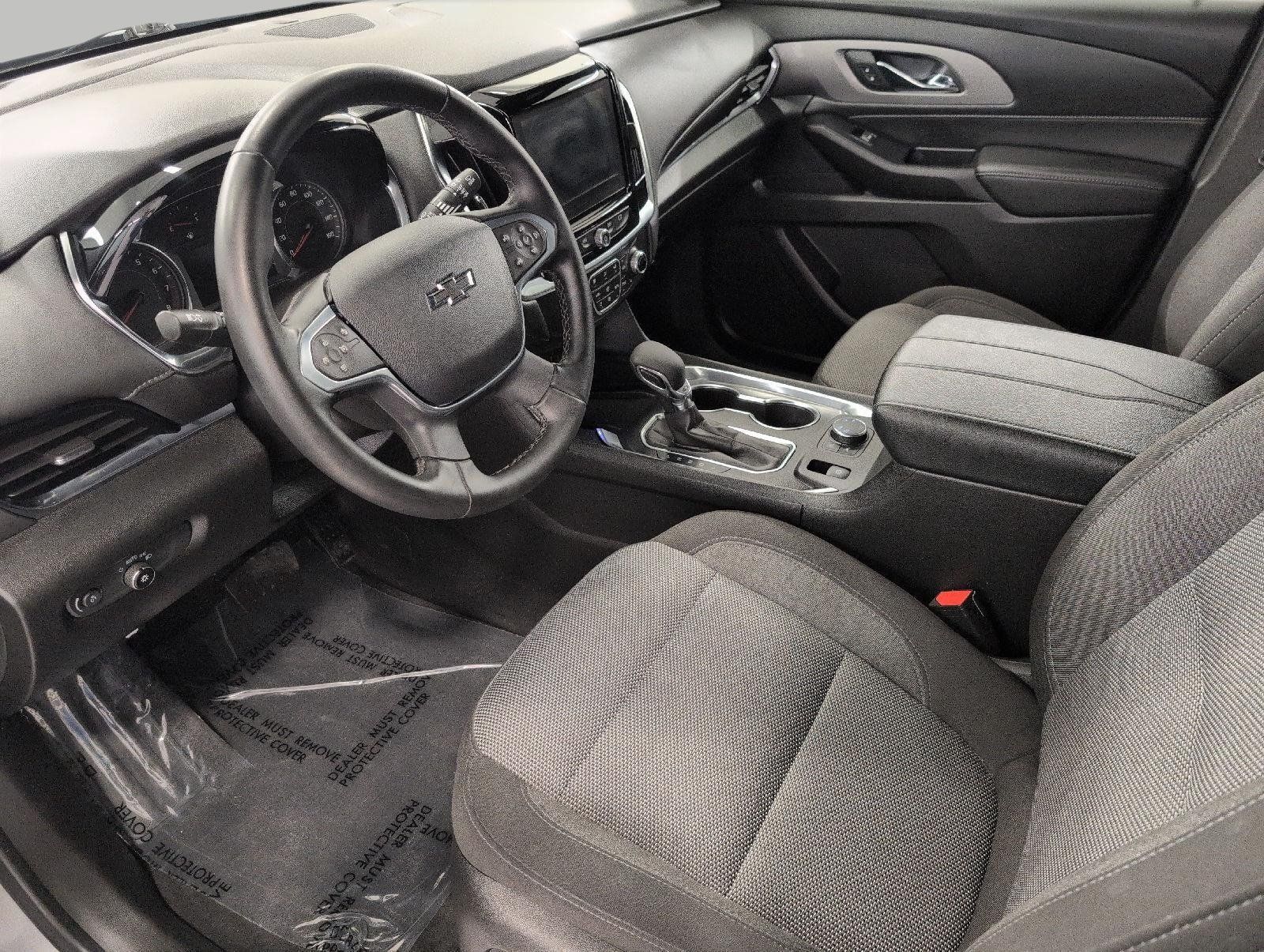 Used 2023 Chevrolet Traverse LT w/ Midnight/Sport Edition AWD/4WD image 9