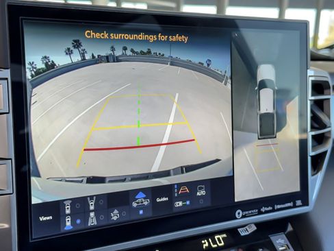 Used 2024 Toyota Tundra Limited image 17