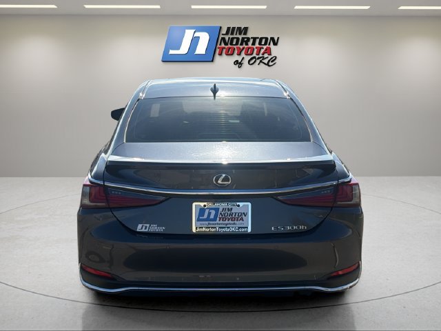 Used 2024 Lexus ES 300h Ultra Luxury w/ Accessory Package (Z2) FWD image 6