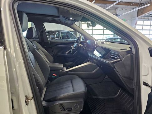 Used 2025 Audi Q5 Premium w/ Convenience Package AWD/4WD image 10