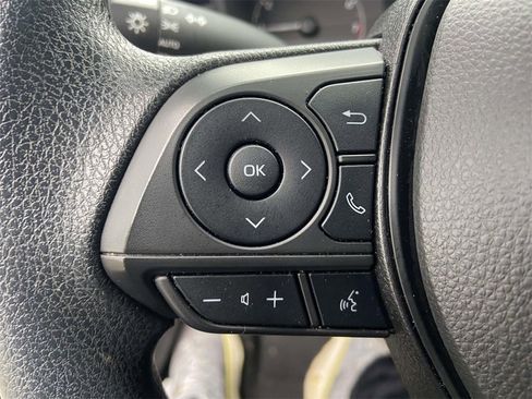 Used 2023 Toyota Corolla LE image 31