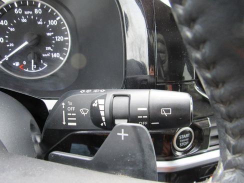 Used 2022 Nissan Pathfinder SL w/ SL Premium Package image 24